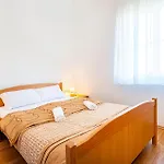 2 Bedroom Amazing Apartment In Nevidane * Neviđane