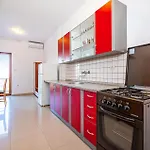 2 Bedroom Amazing Apartment In Nevidane Apartamento Neviđane