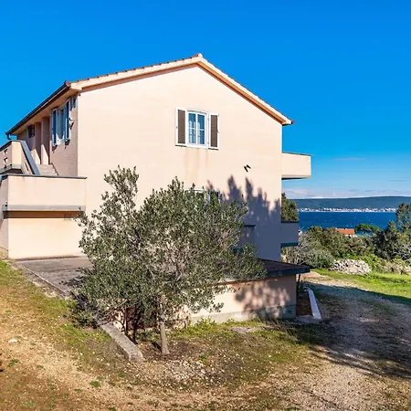 2 Bedroom Amazing Apartment In Nevidane Apartamento *